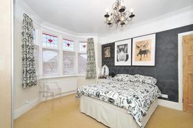 5 bedroom Semi-Detac...